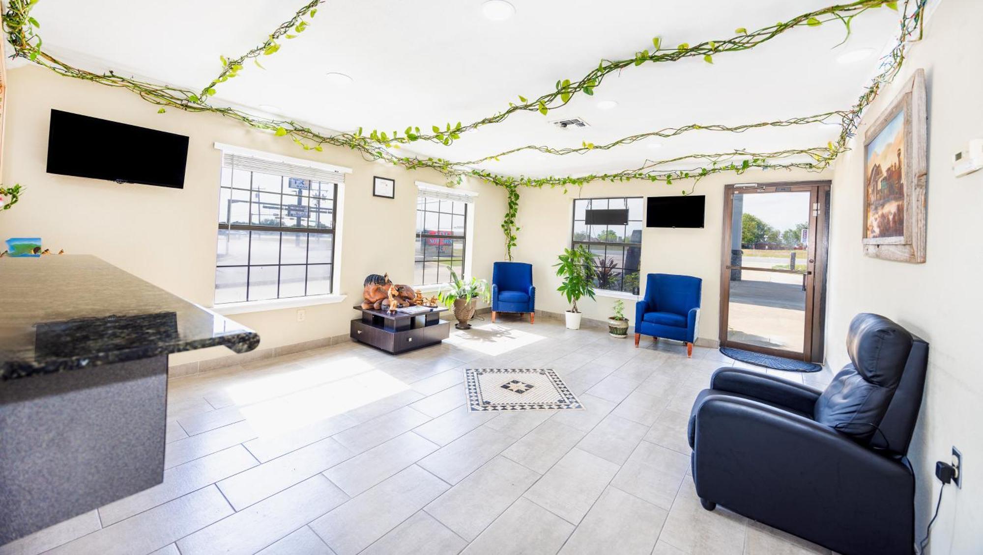 Executive Inn Hondo Ngoại thất bức ảnh