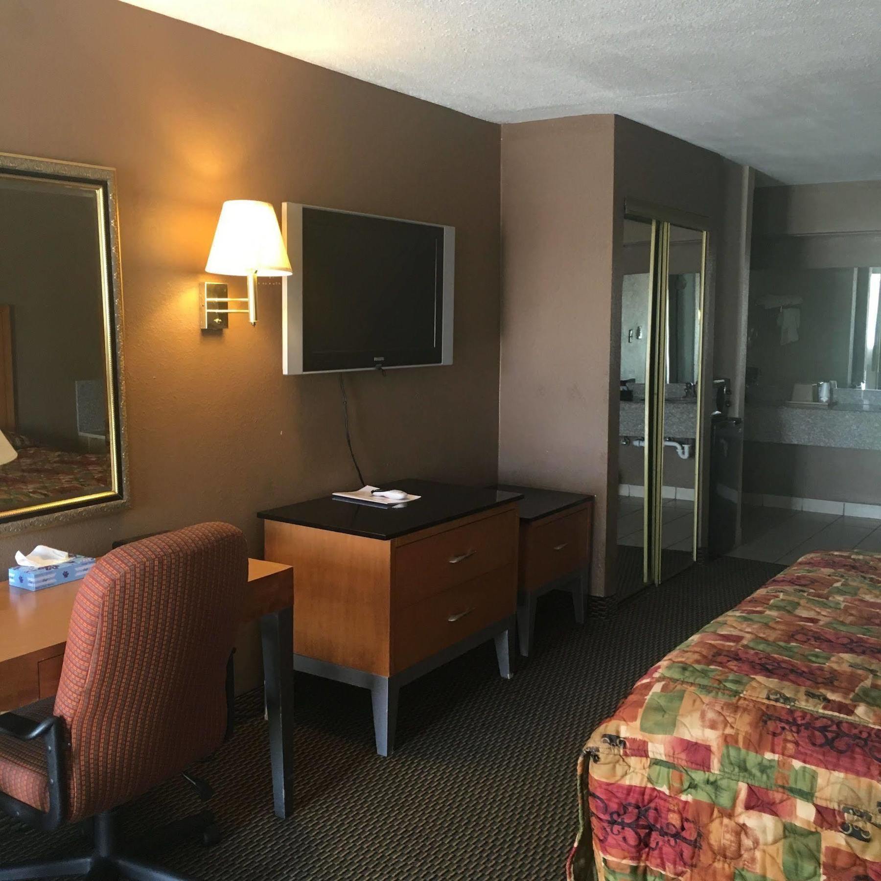 Executive Inn Hondo Ngoại thất bức ảnh
